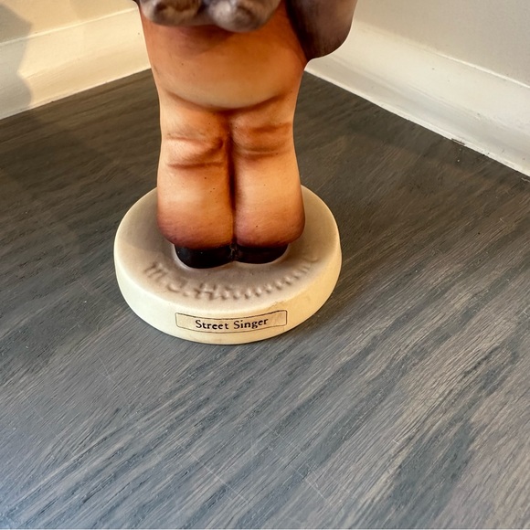 Hummel Goebel #131 STREET SINGER Figurine TMK-3 - Picture 3 of 9